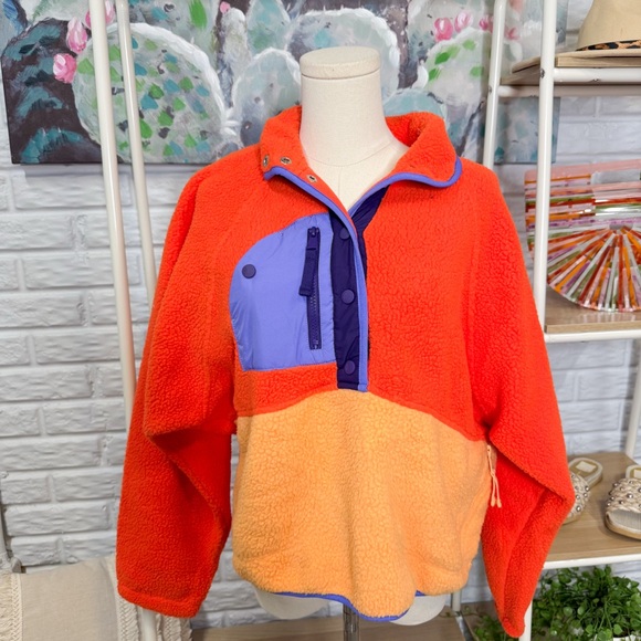 Free People New Hit The Slopes Fleece Colorblock Jacket in Scarlet Combo - Picture 2 of 4